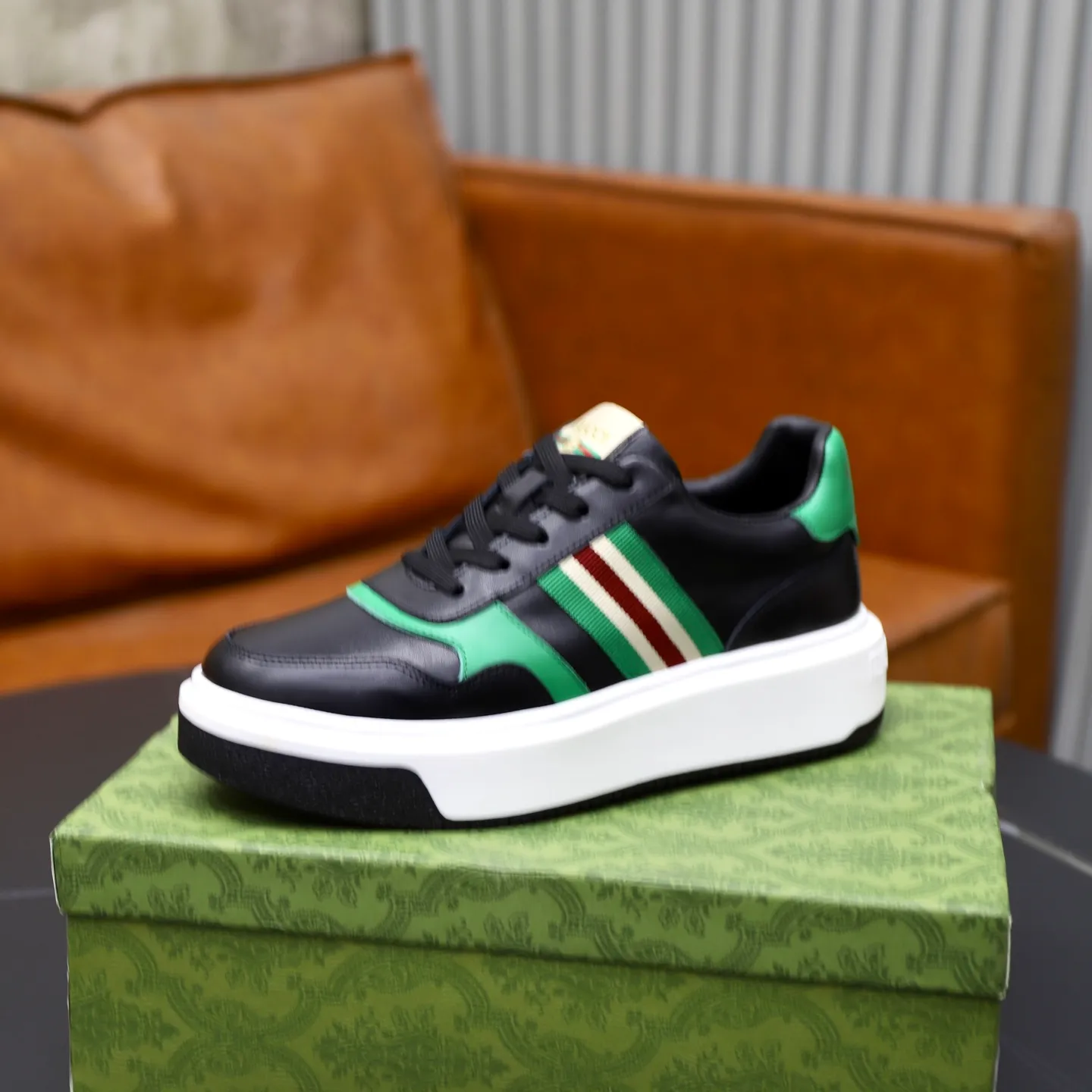 Ex-factory price: 462💰🙅‍♂️🙅‍♂️🙅‍♂️ Brand: GUCCI Standard code: 38-44 (45 customized) Grade: Same as the official website Material: Original cowhide material stitching Comfortable sheepskin lining Lightweight and wear-resistant sports outsole Style category: Men's fashionable casual shoes Running sneakers Distinguished luxury brand elements Top luxury Color: actual picture color